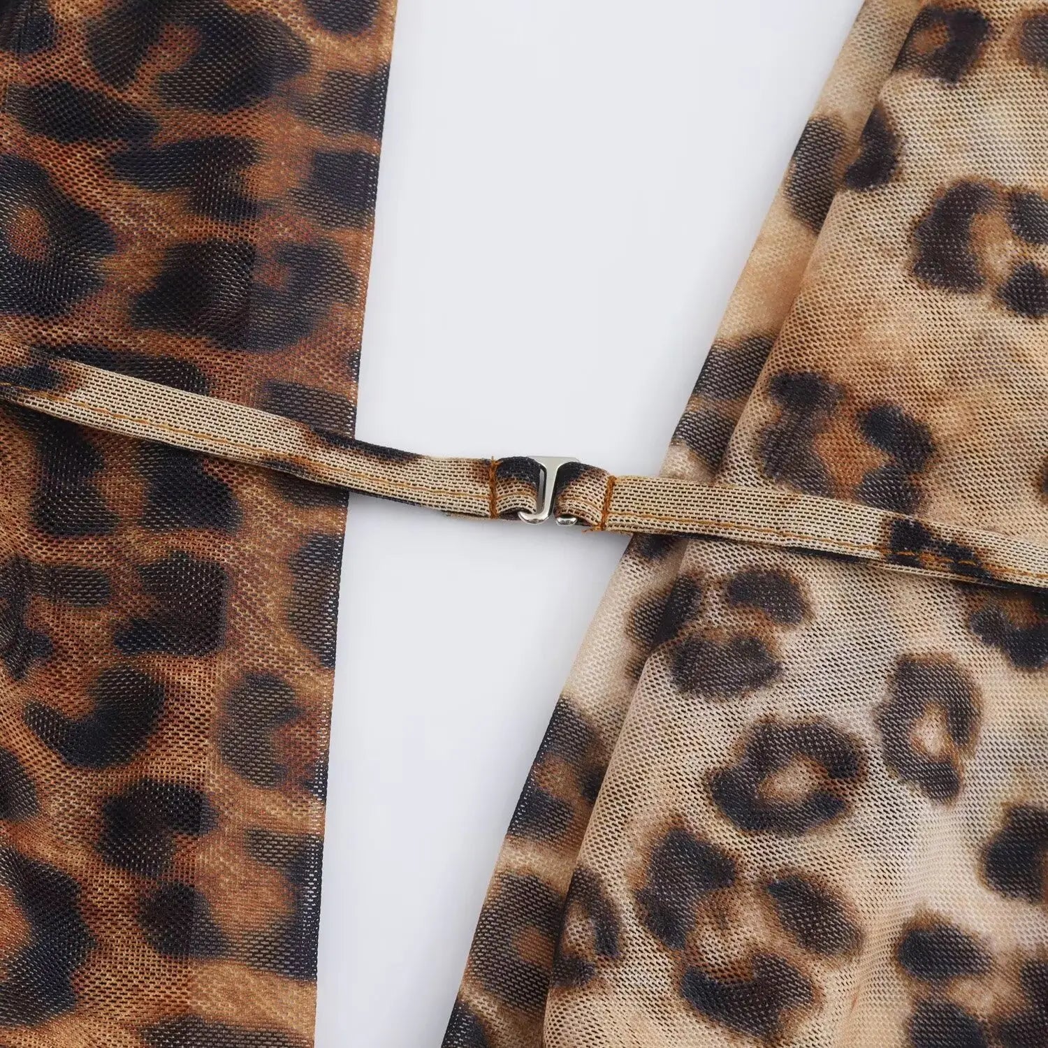 שמלת מקסי שיפון מנומרת בעיצוב צווארון נופל - טיירה