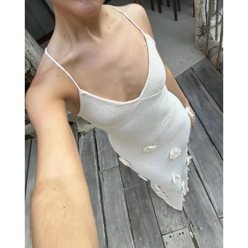 שמלת מקסי סרוגה בעיטור אפליקציות פרחים בעיצוב קשירה בגב פתוח - Malaya