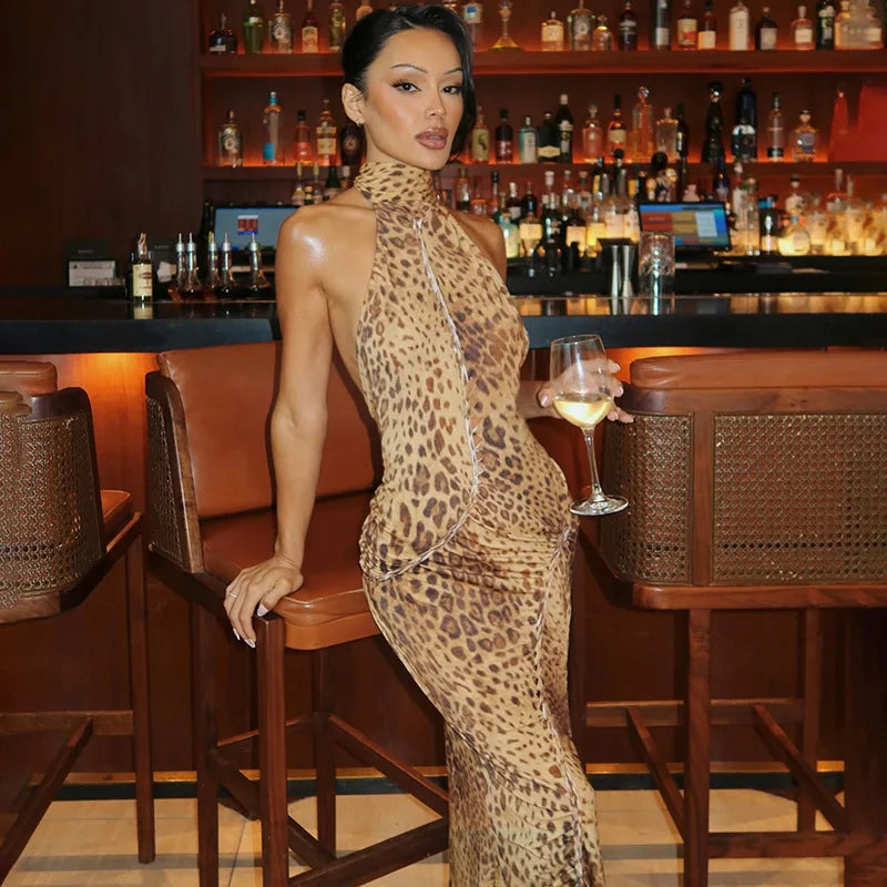 שמלת מקסי מנומרת בעיצוב אסימטרי קשירה בצוואר - רוקסי