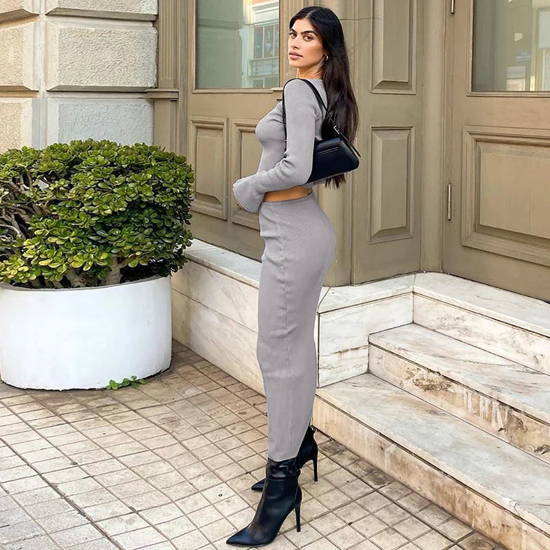 סט סרוג שני חלקים חולצה בסגירת כפתורים וחצאית מקסי צמודה - MARIEL