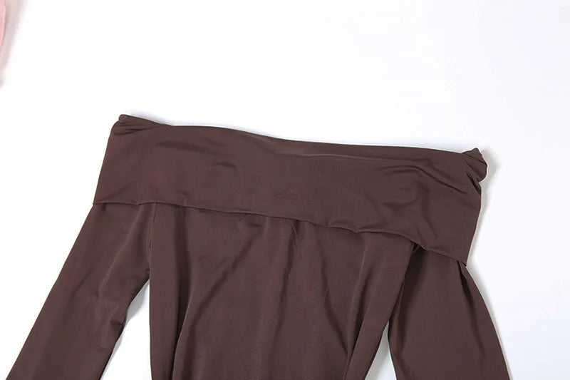 שמלת מקסי כיווצים כתפיים חשופות בעיצוב אבזם זהב - ORA