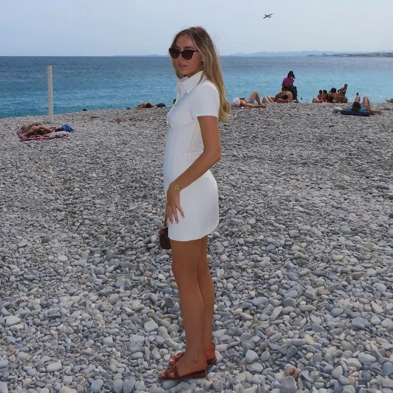 שמלת מיני מחויטת צווארון פולו - PATRISIA