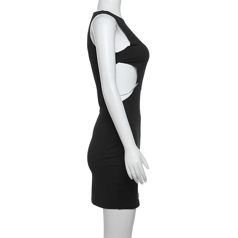 שמלת מיני פתחים בעיטור שרשראות - אגתה