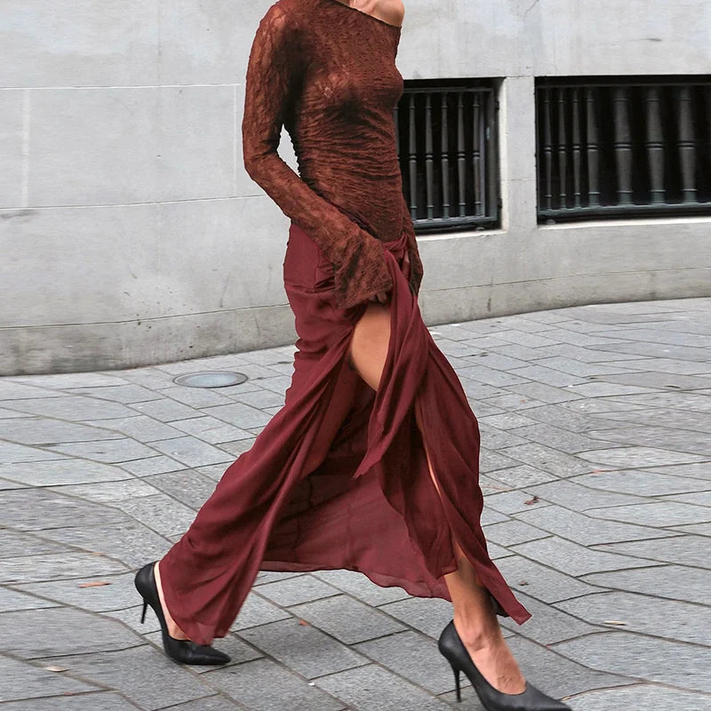 שמלת מקסי בעיצוב שסע ותחרה בעיטור קשירה - WINE