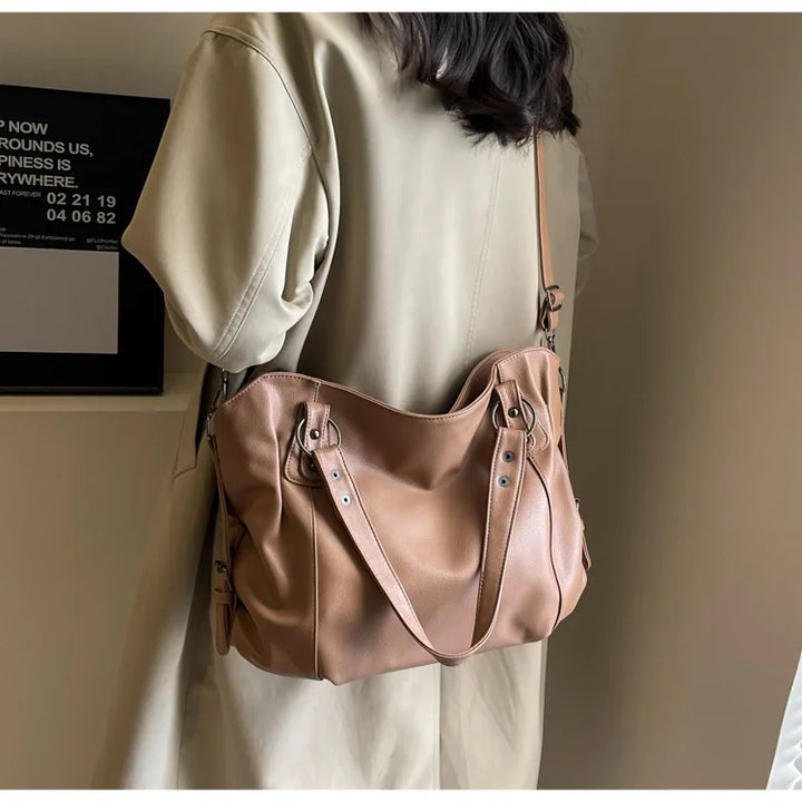 Retro design faux leather bag