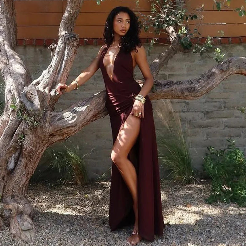 שמלת מקסי בעיצוב קשירה בצוואר ומחשוף V עמוק בעיטור שסע וכיווצים - צ'ינה