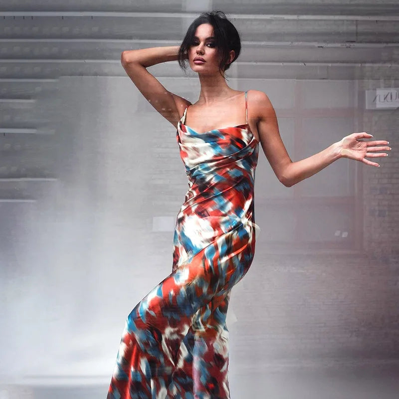 שמלת מקסי סאטן בעיצוב צבעוני - Skylar