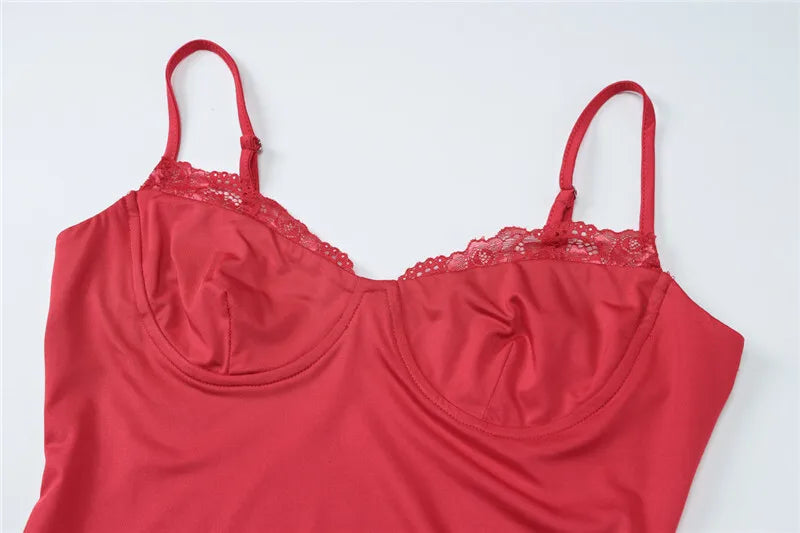 שמלת מיני צמודה בעיטור תחרה - אליס