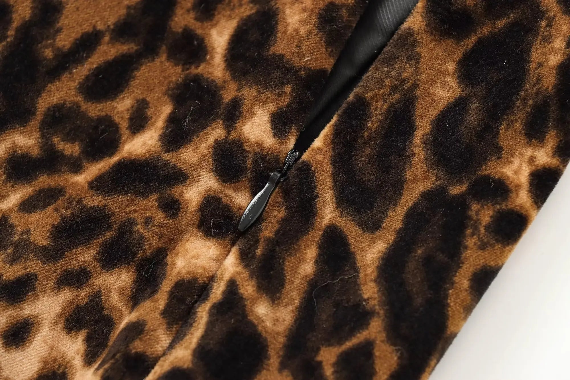 חליפת שני חלקים מחויטת מנומרת חצאית מיני ובלייזר - TAY