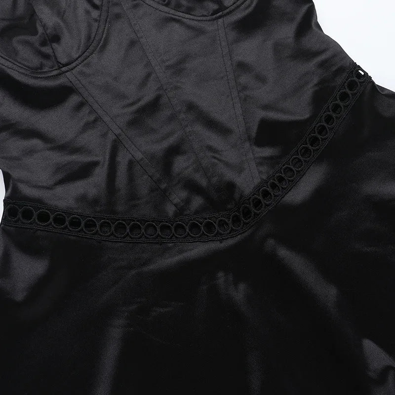 שמלת מיני סאטן בגזרת A בעיטור תחרה - Meilani