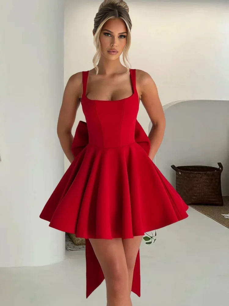 שמלת מיני בגזרת A בעיטור פפיון - אמה