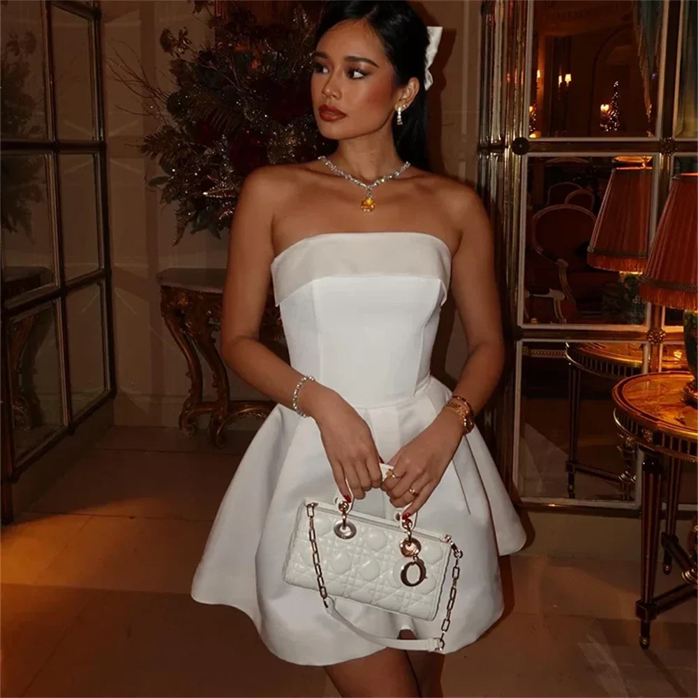 שמלת מיני סטרפלס בגזרת A - איירס