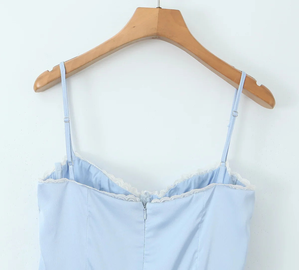 שמלת מיני סאטן בגזרת A בעיטור טול - Julissa