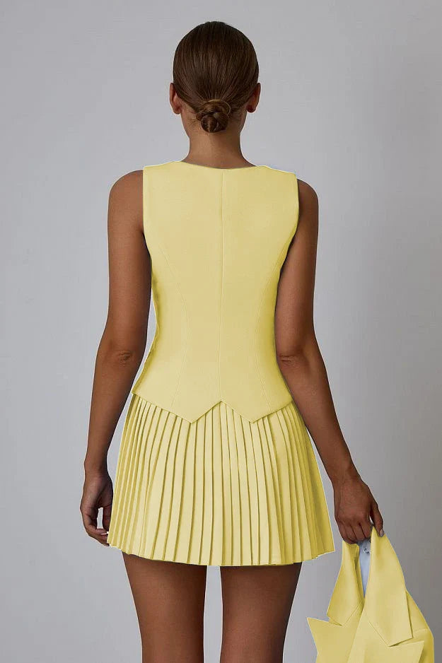 סט שני חלקים מחויט חצאית מיני קיפולים ווסט כפתורים - Jacqueline