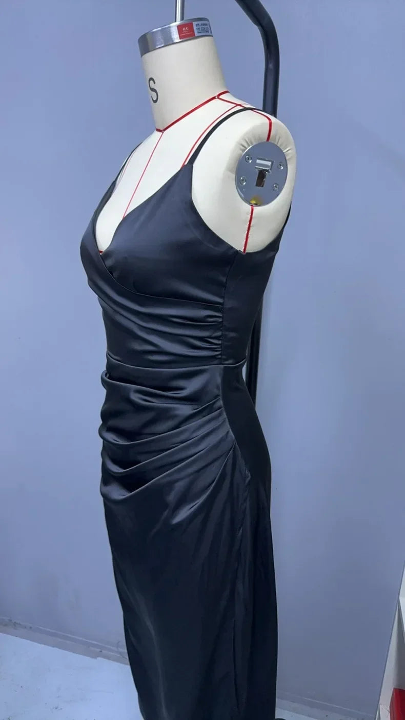 שמלת מקסי סאטן אלגנטית בעיטור שסע - ריינה