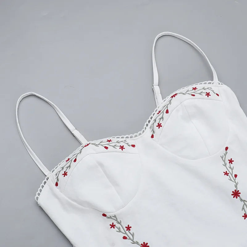 שמלת מקסי בעיצוב כפרי בעיטור רקמת פרחים - בלנקה