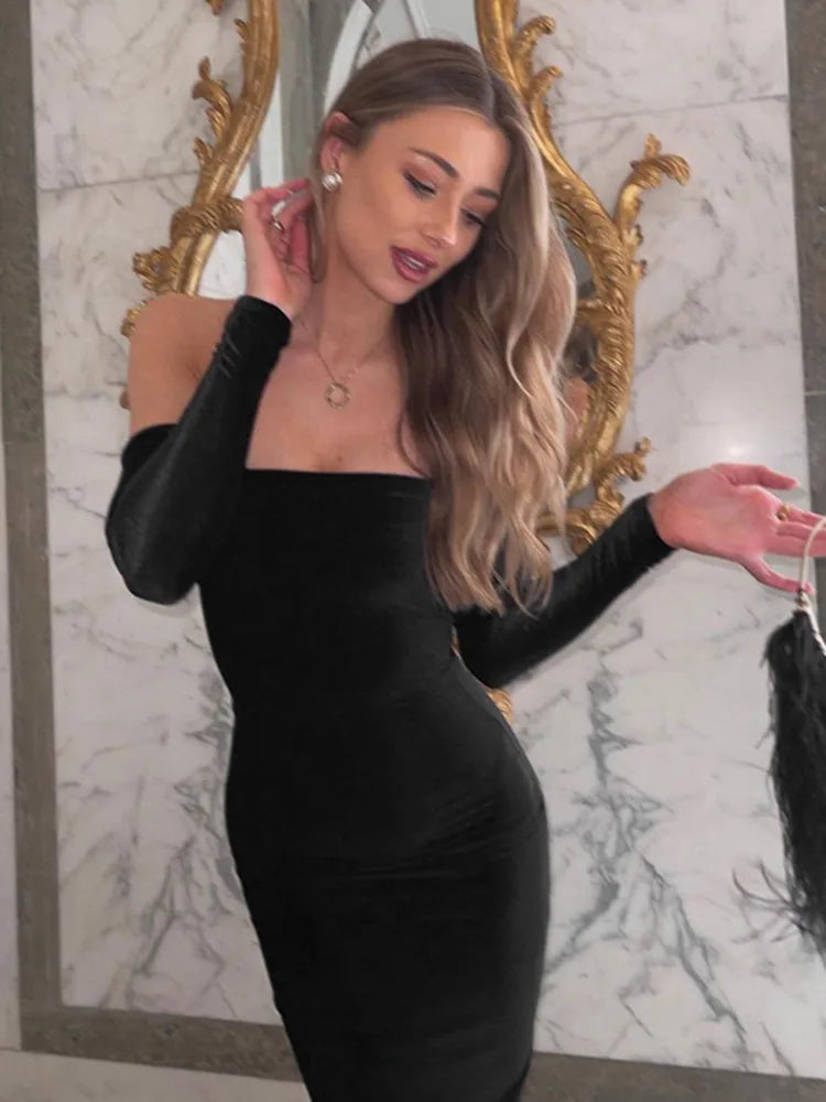 שמלת מקסי סטרפלס קטיפה צמודה  - MICAELLA