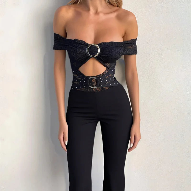 אוברול ארוך בעיצוב פתח וכתפיים חשופות בעיטור תחרה ניטים - קרוליין