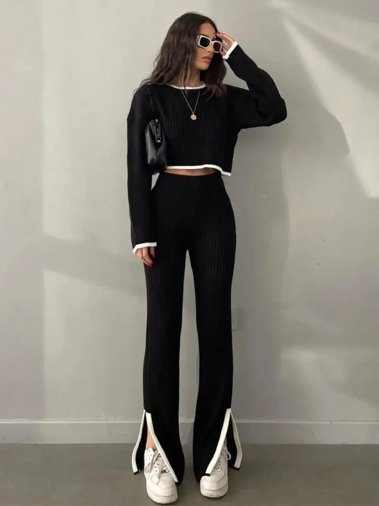 Two-piece knit suit with pants and a shirt - Nora