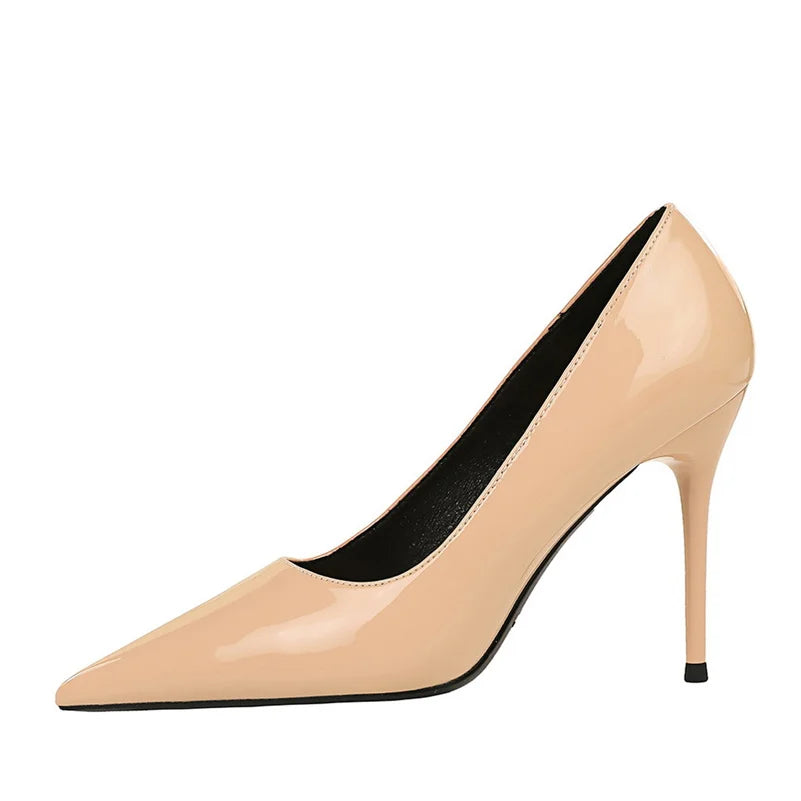 נעלי עקב שפיץ מבריקות - ג'סי