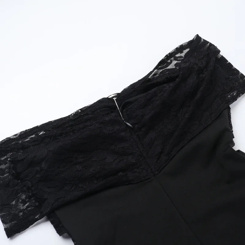 אוברול ארוך בעיצוב פתח וכתפיים חשופות בעיטור תחרה ניטים - קרוליין