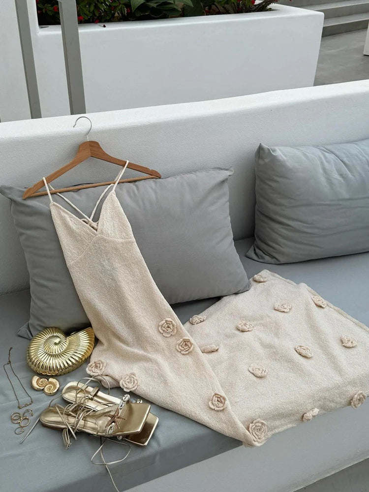 שמלת מקסי סרוגה בעיטור אפליקציות פרחים בעיצוב קשירה בגב פתוח - Malaya