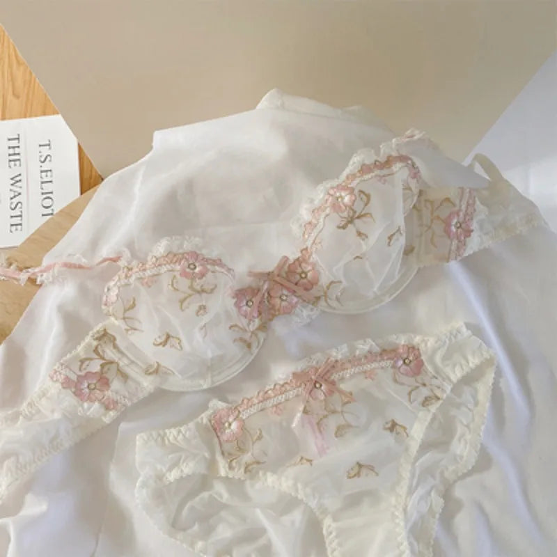 סט בעיצוב שקוף בעיטור רקמת פרחים ותחרה - Presley