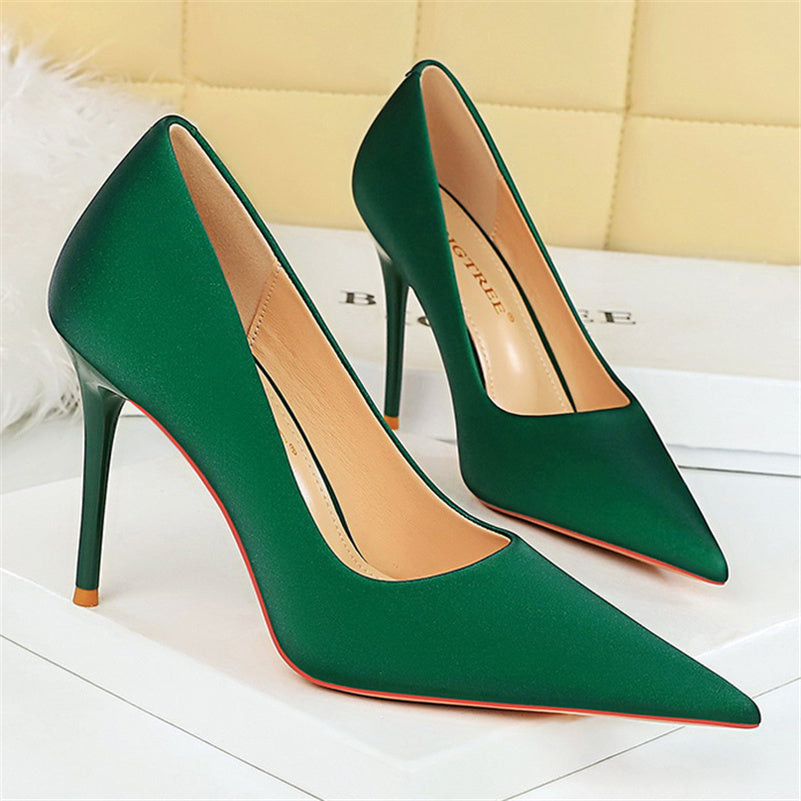 נעלי עקב שפיץ סאטן - מריסה