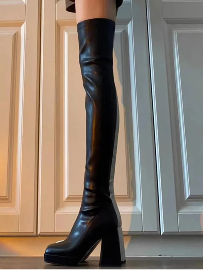 מגפי עקב דמוי עור גבוהים - קרלה