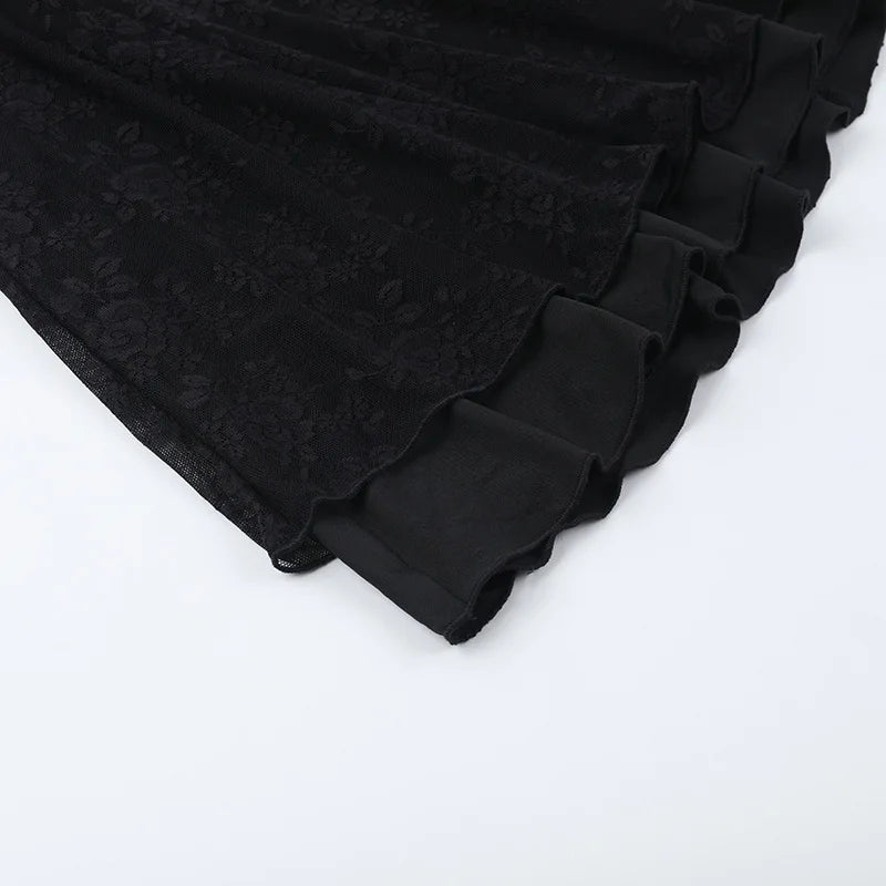 שמלת מיני תחרה סגירת סיכות בגזרת A - Amaris