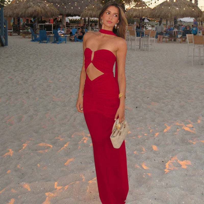 שמלת מקסי סטרפלס כיווצים בעיצוב פתח ורשת בעיטור אבזם וצעיף תואם - טולום