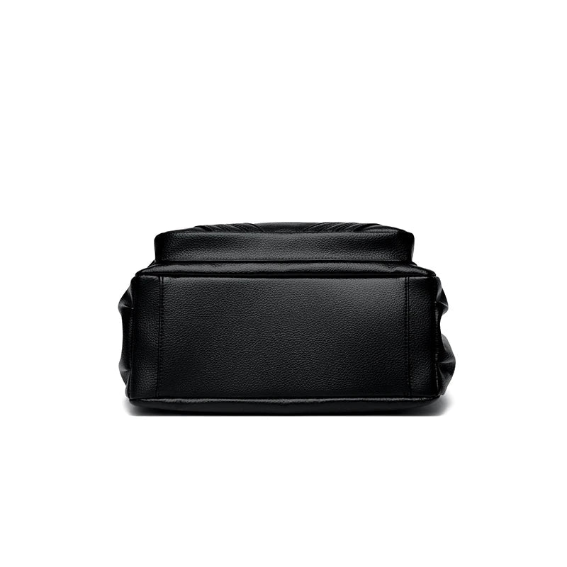 Leather bag with comfortable design - various storage compartments