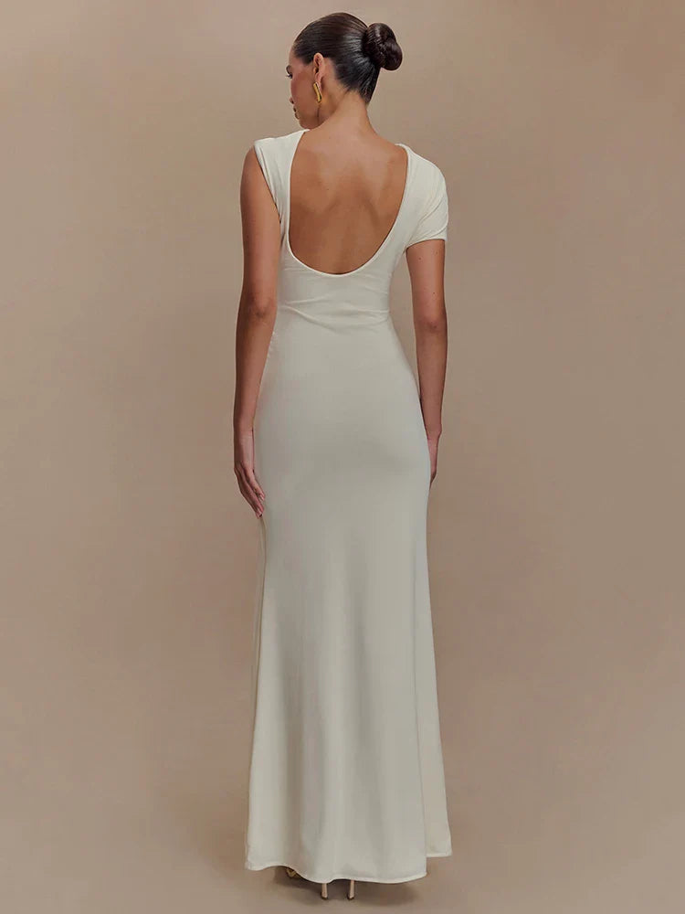 שמלת מקסי אלגנטית בעיצוב כיווצים פתח ושרוול אחד בעיטור אבזם - אגטה