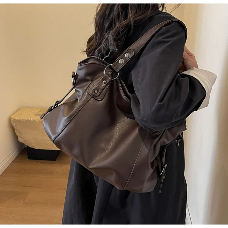 Retro design faux leather bag