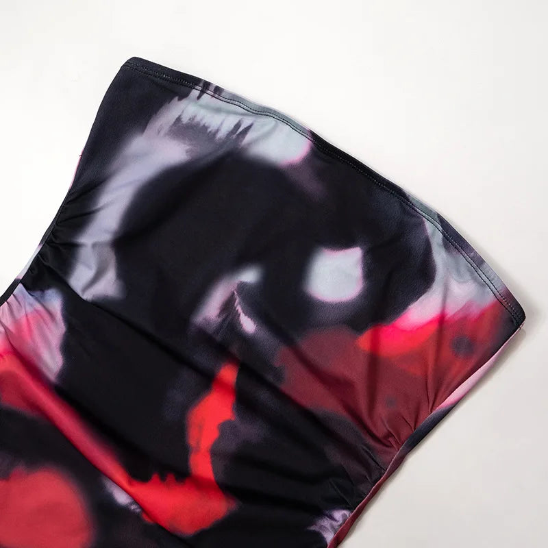 שמלת מיני סטרפלס צמודה בעיצוב טאי דאי - טום