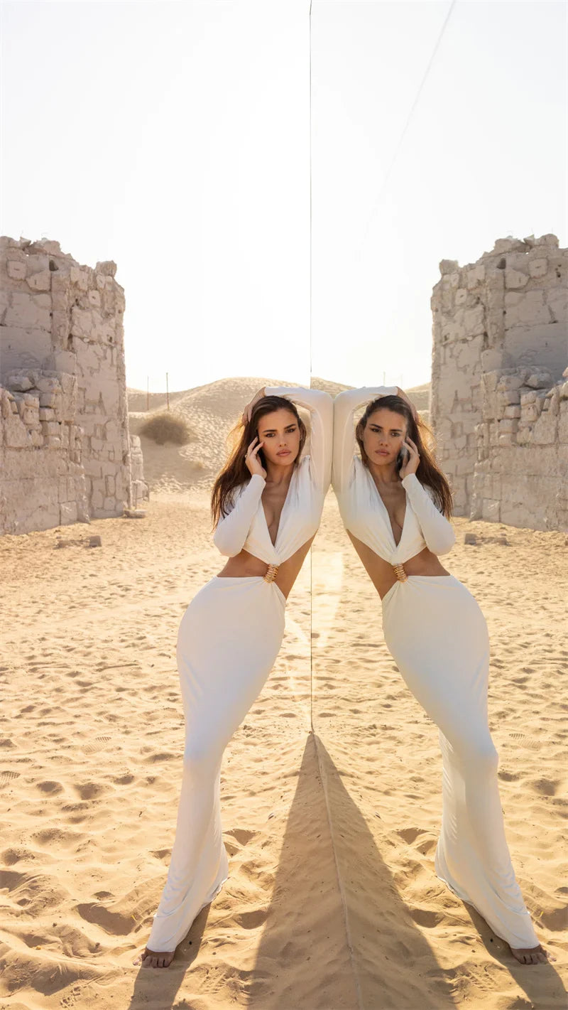 שמלת מקסי בעיצוב פתוח בגב ובמותן בעיטור אבזם - לירז