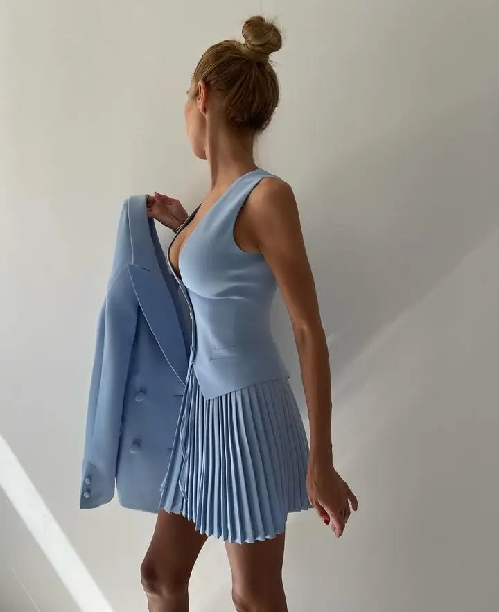 סט שני חלקים מחויט חצאית מיני קיפולים ווסט כפתורים - Jacqueline