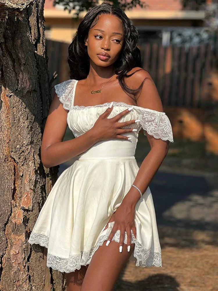 שמלת מיני אלגנטית בשילוב תחרה - הדר