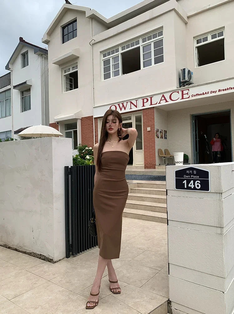 שמלת מידי סטרפלס אלגנטית בעיטור שסע - קורל