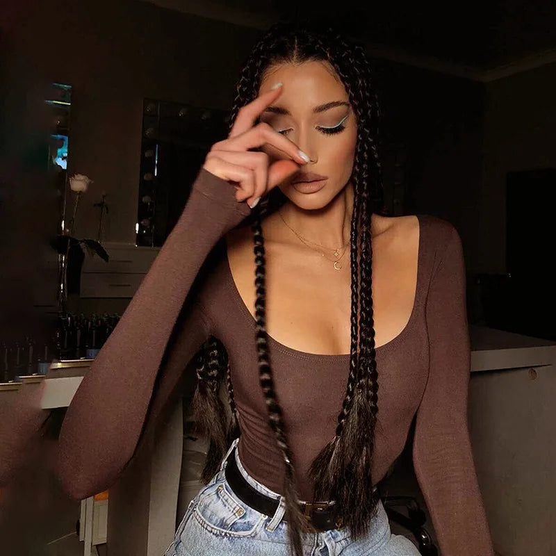 חולצה צמודה בייסיק מחשוף עגול - גריז