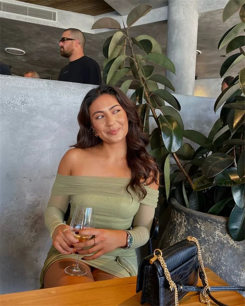 שמלת מיני שיפון כתפיים חשופות בעיצוב קשירה - CAMI