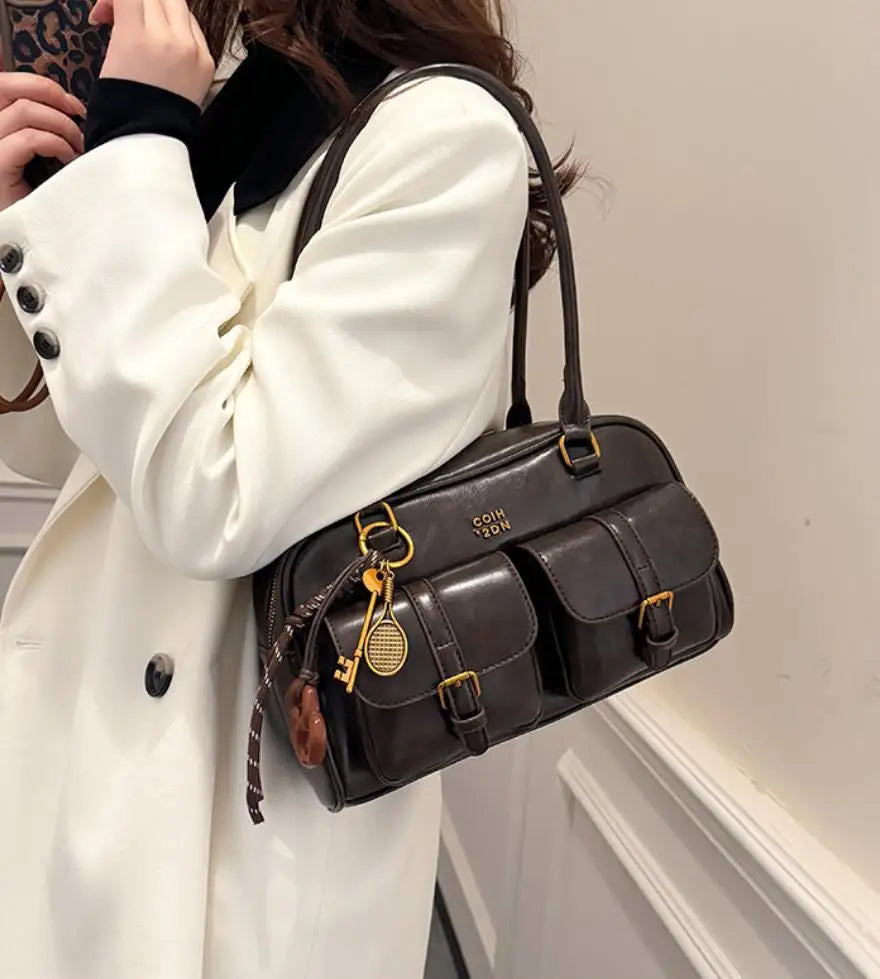 תיק דמוי עור בעיצוב וינטג' בעיטור אקססוריז