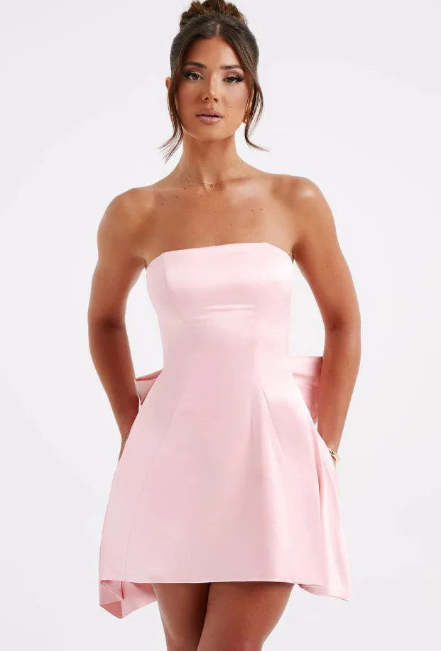 שמלת מיני סטרפלס סאטן בגזרת A בעיטור פפיון בעיצוב אסימטרי - Roselyn