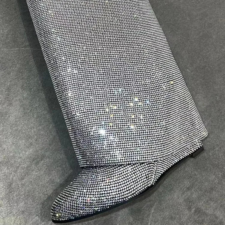 מגפי עקב גבוהים בעיצוב זרקונים מנצנצים ומנעול - Bailey