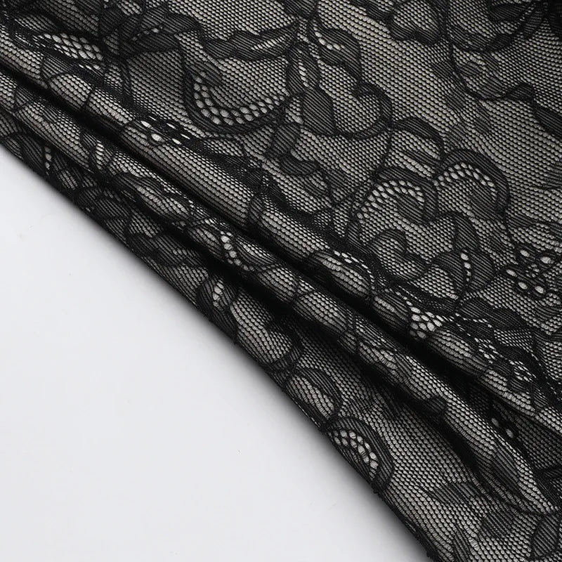 שמלת מיני סטרפלס בעיצוב מחוך בעיטור תחרה וחצאית בלון בגזרת קצפת - Mallory