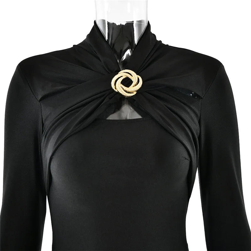 שמלת מקסי בד מחטב בעיטור כיווצים ואבזם זהב - קהאלני