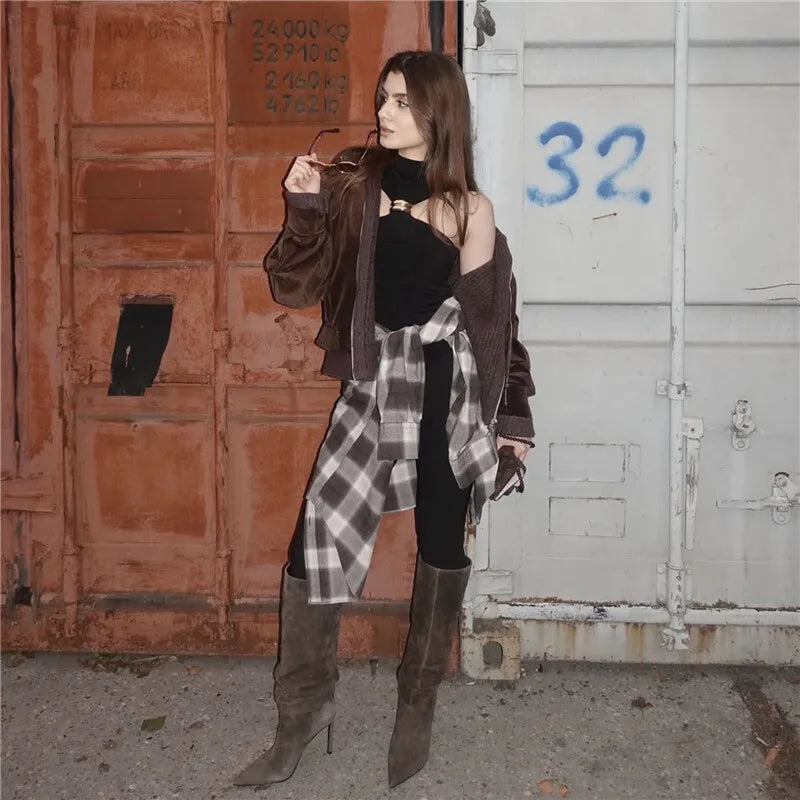 טופ גופייה בעיצוב גולף בעיטור אבזם - מויה