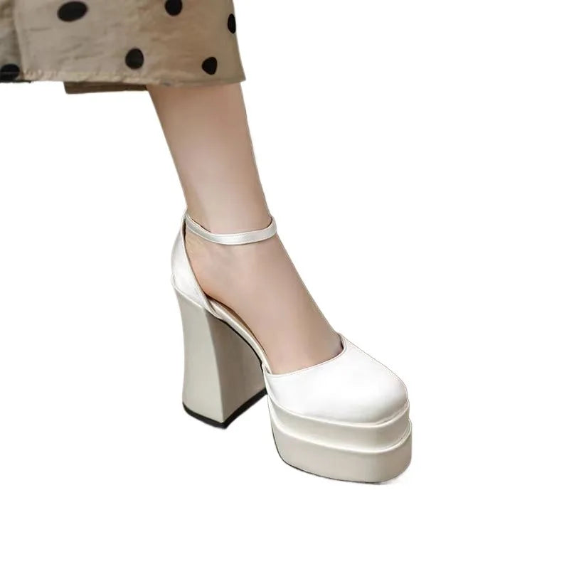 נעלי עקב סגורות בד משי - סאן