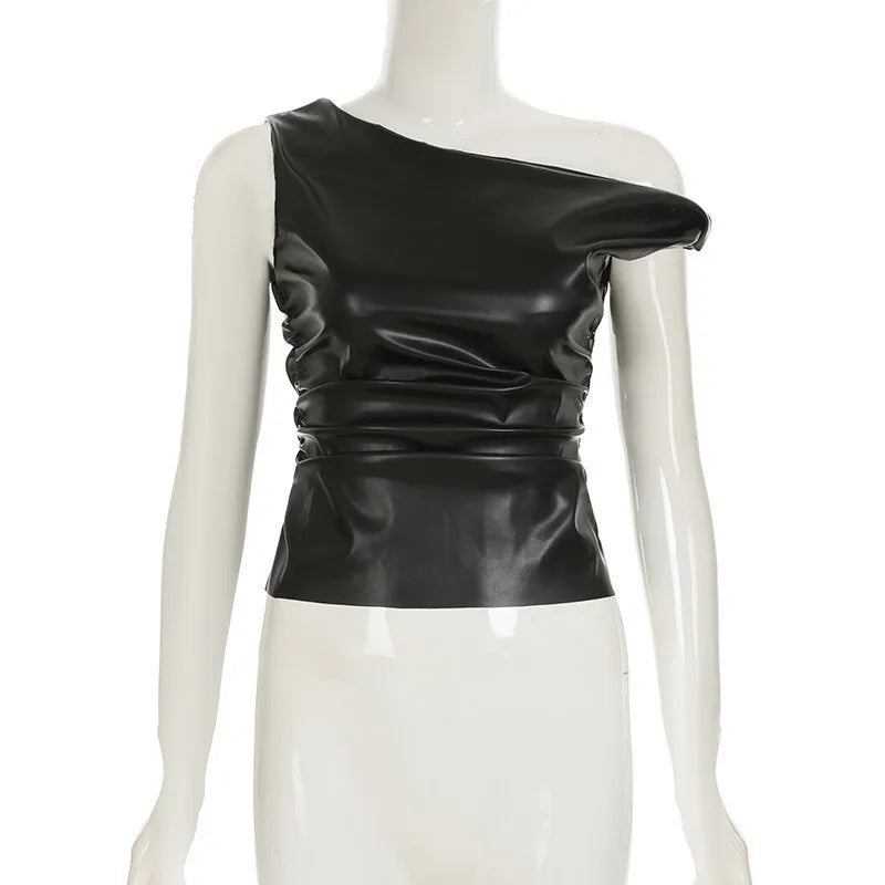 טופ דמוי עור בעיצוב אסימטרי - קמי