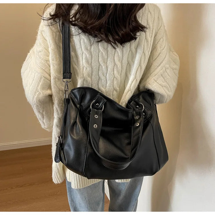 Retro design faux leather bag